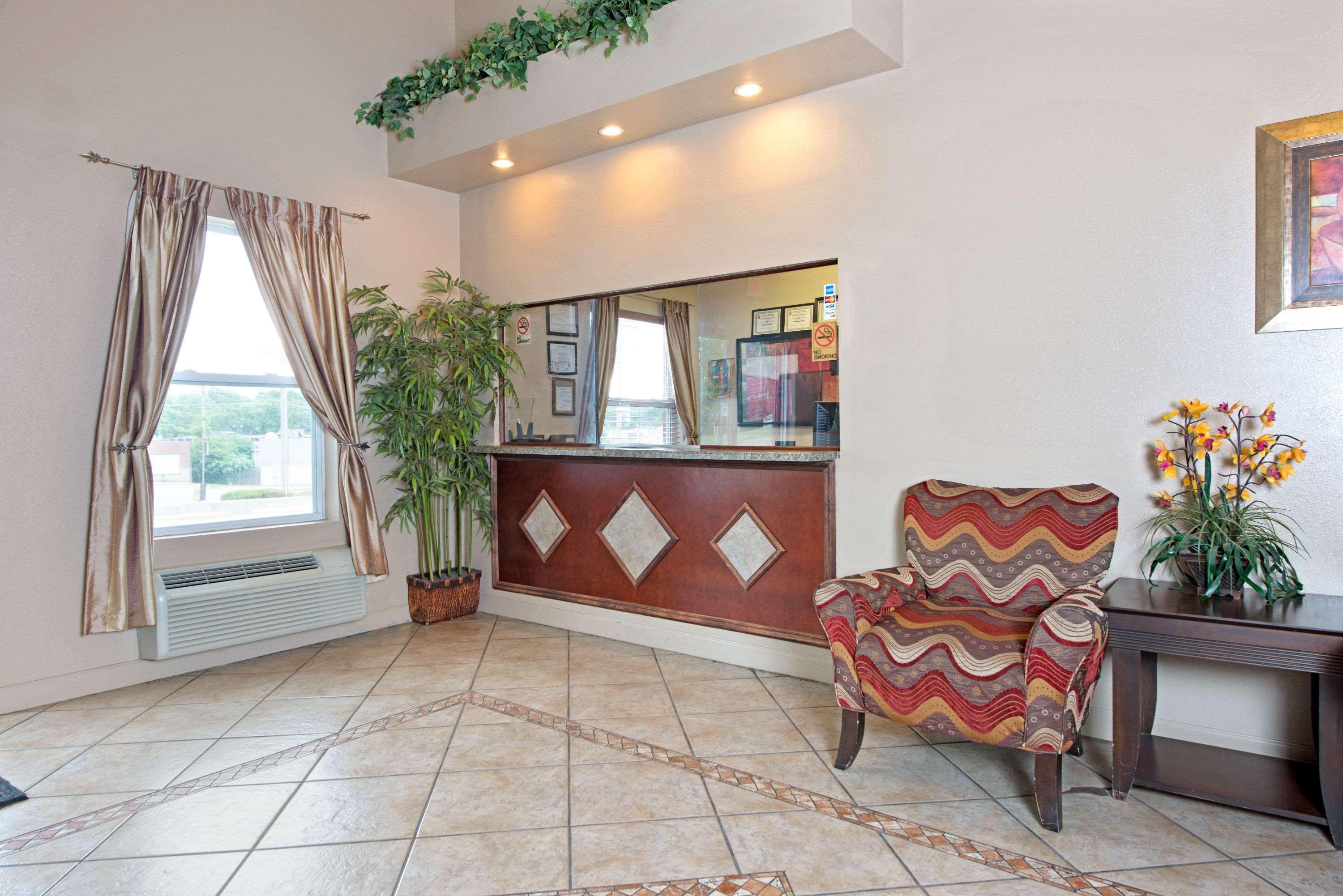 Super 8 By Wyndham St. Louis Airport Hotell Woodson Terrace Exteriör bild